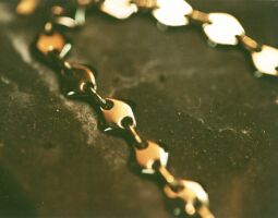 man's gold chain